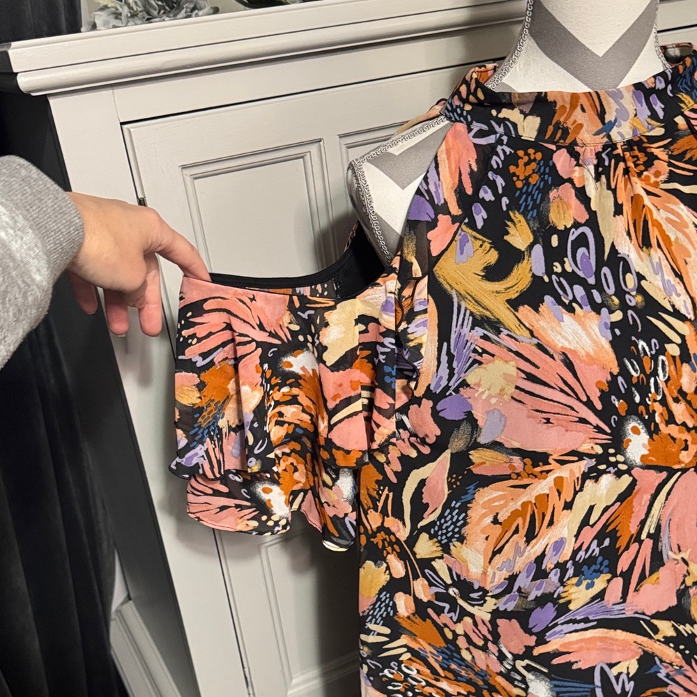 Floral Halter Neck Dress with Open Shoulder Sleeves - Multicolor Size 1X - Picture 3 of 11